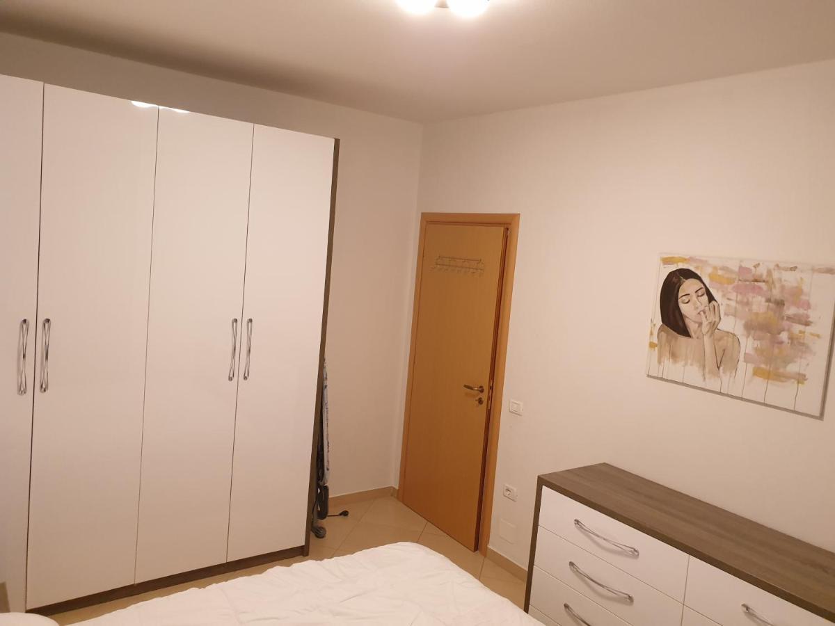 Asta Apartments Free Private Parking Vlorë 외부 사진